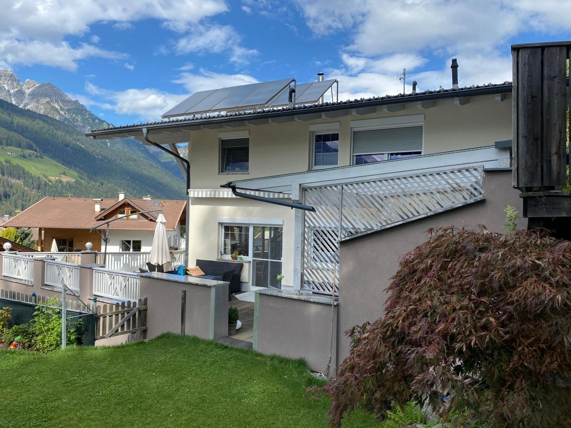 Ferien Haus - Ferienwohnung Lorena Нойштифт-им-Штубайталь Экстерьер фото