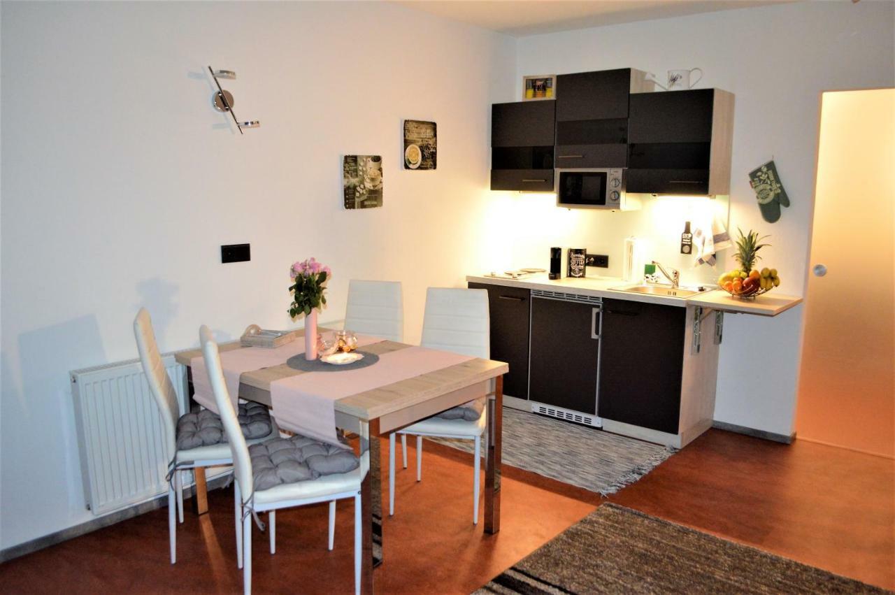 Ferien Haus - Ferienwohnung Lorena Нойштифт-им-Штубайталь Экстерьер фото
